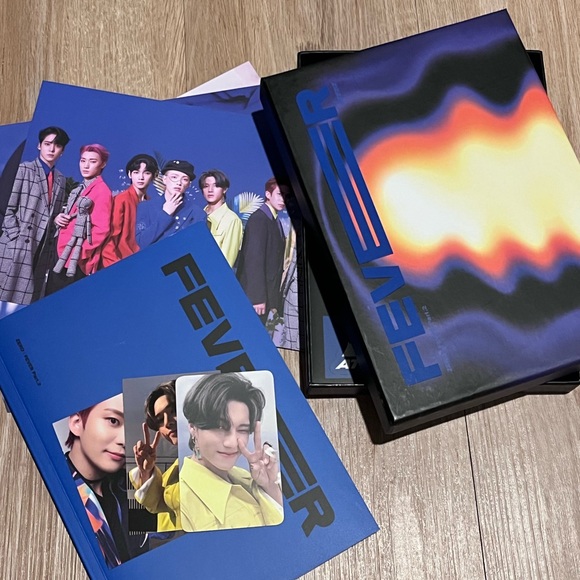 Blue Fever Album with Photocards - Picture 1 of 2